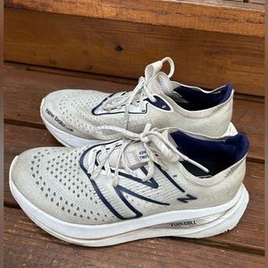 New Balance Men's FuelCell Supercomp Trainer V1 Running Shoe